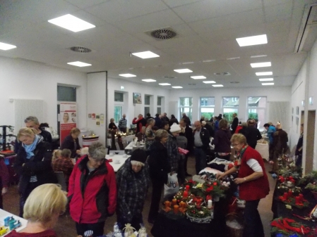 Über 400 Personen besuchten am 16. November den 7. herbstlichen-weihnachtlichen Basar des SoVD - Ortsverbandes Ofen im neuen Friedrich - Hempen - Dorfgemeinschaftshaus.