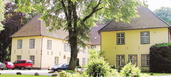 Das Schloss in Neuenburg, Gemeinde Zetel. BILD: NWZ-Archiv