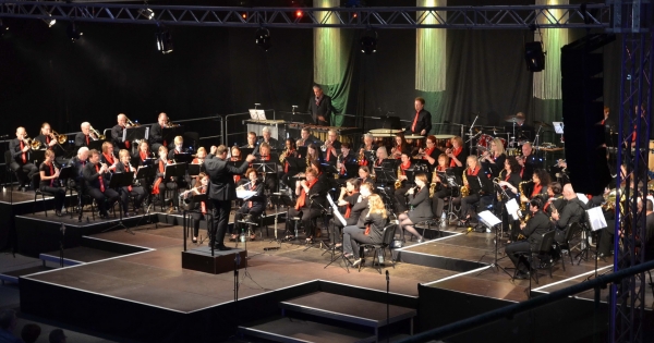 Orchester Bad Zwischenahn und Rodenkirchen als gemeinsames Jubiläumsorchester (alle Fotos H. Ideler)