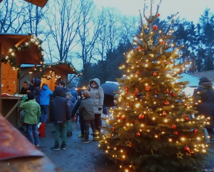 Am 6. Dezember 2015 findet vor dem Dörpshus in Vreschen-Bokel der Nikolausmarkt statt