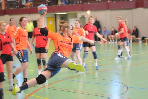 Handball - Augustfehner Damen gewinnen Hitzeschlacht in Jever