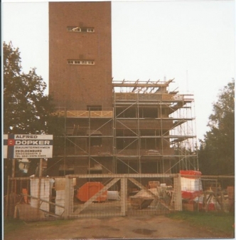 Der Wasserturm im Oktober 1978 während der Umbauarbeiten.