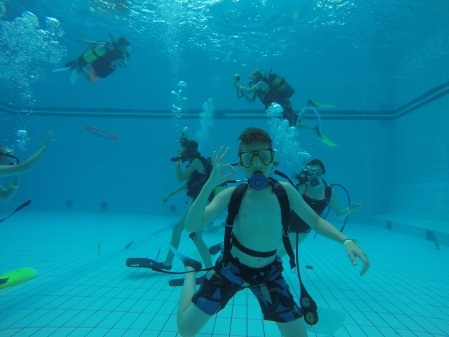 DLRG bringt Kinder unter Wasser