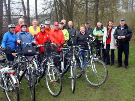 In Dreibergen machten die Radlerinnen und Radler des 1983 gegründeten Radsportvereins Flott weg e.V. Bad Zwischenahn auf ihrer ersten Tour des Jahres 2012  am Zwischenahner Meer halt.
