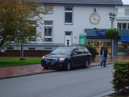 Parken auf dem Fußweg - ein Unding!