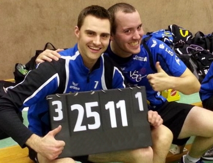 Freuten sich sichtlich über den Auswärtssieg: Andre Schneider (links) und Arne Döpke von der VSG Ammerland (Bild: Arne Immel)