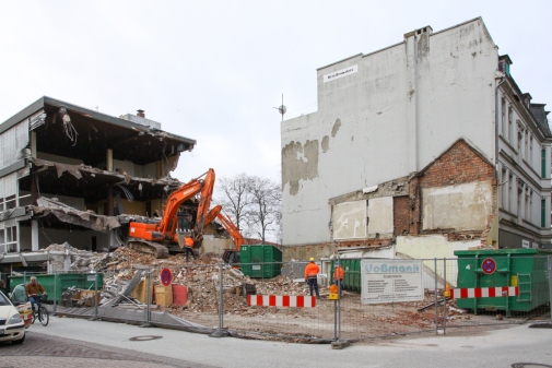 In Oldenburg verschwinden die Häuser... (Bild: Rainer Stolle)