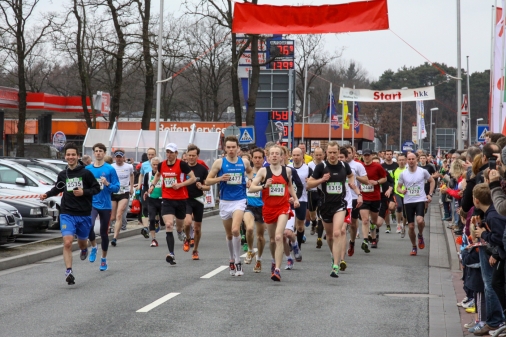 Die Beine in die Hand nehmen beim famila-Lauf (von Rainer Stolle)