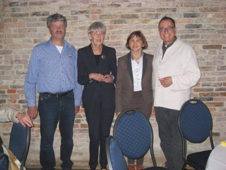 v.l.n.r. Ruediger Papenmeyer, Christa Lorenz, Edda Egerer und  Gerhard Dederichs. Vorstand und Festausschuß der Bridge Vereine