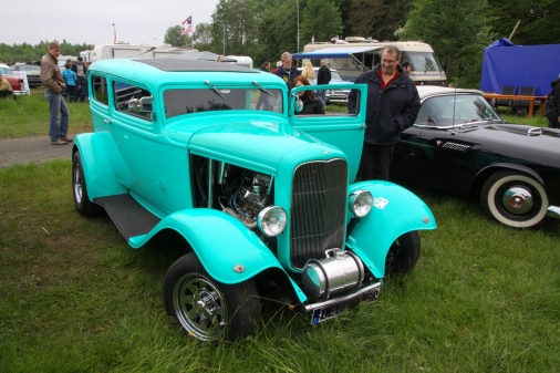 Dieser und noch weitere schöne Oldtimer waren auf dem Big Bumper Meet in Oldenburg zu bestaunen. (Bild: Rainer Stolle)