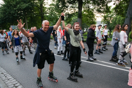 Viel Spaß hatten offenbar die Teilnehmer der Bike- und Inliner-Night. (Bild: Rainer Stolle)