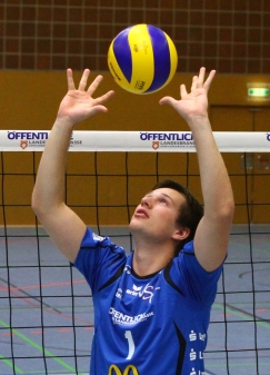 VSG-Zuspieler Moritz Wanke trifft am Sonntag auf seinen ehemaligen Verein (Bild: Olaf Kreike).