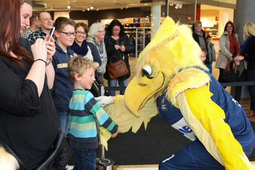 Auf Tuchfühlung mit Hubird (Bild: Rainer Stolle)