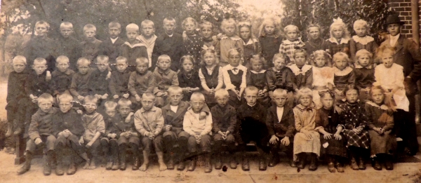 Schüler in der Ihorster Schule, ca. 1915(Repro Buss)