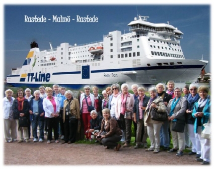 Gruppenfoto vor Peter Pan
