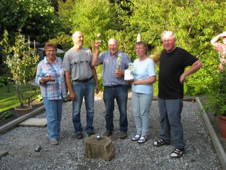 Siegerfoto mit den Gastgebern v. li.nach re.nBarbara Oelkers, Klaus Westerhoff (Sieger 2014) Rainer Felber, Ina u. Peter Jussen.
