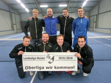 Das TCE Aufstiegsteam von hinten links - Sebastian Stracke, Jörg Bornemann, Mathias Gerke, Petr Kralert. Vorne von links - Marcel Haritz, Ronald Kehr, Mark Gröber, Klaus Filoda