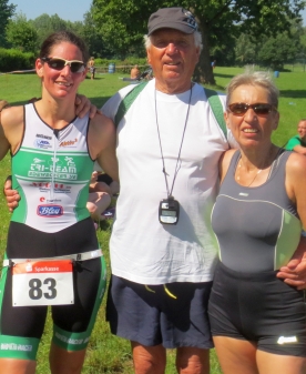 Saisoneinstieg geglückt….von Links: Sonja Friedrich, Coach Folkert Waldeck und Karin Wallentin 