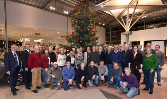 Die Teilnehmer der Kurse im VW-Zentrum Oldenburg (Foto: Tobias Frick)