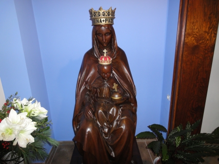 Die „Schwarze Madonna“ in der Westersteder Herz-Jesu-Kirche, Aufnahme von 2012.
