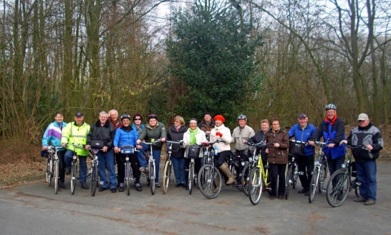 Gemeinsam und gemütlich mit Gästen und Neueinsteigernn durch die Ammerländer Parklandschaft radeln möchten auch in diesem Jahr die Aktiven des 1983 gegründeten Radsportvereins 