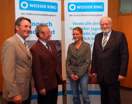 Joachim Milde (2.v.l.) bei seiner Amtseinführung BILD: MILDE/NWZ