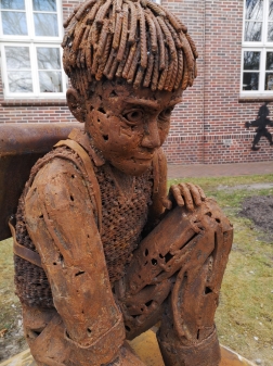 Skulpturengruppe von Diedel Klöver fürs Schulmuseum Zetel