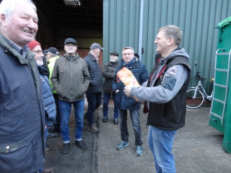 Die Herrenrunde besuchte die erste Biogasanlage in Ocholt   