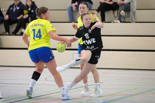 Handballerinnen kämpfen um Bundesliga-Ticket.