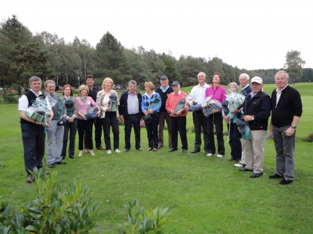 Heinz Krüger und Siegbert Schmidt sind Sponsoren eines Golfturnieres