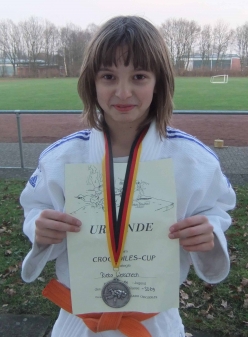 Rieka Worschech freut sich über die Silbermedaille beim Croco Cup 2011