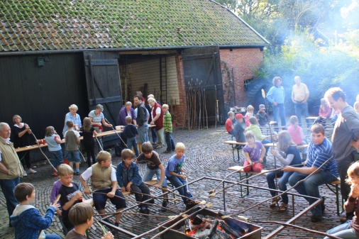 Lagerfeuer-Romantik im Garten der Begegnungsstätte Heinrich Kunst e. V.