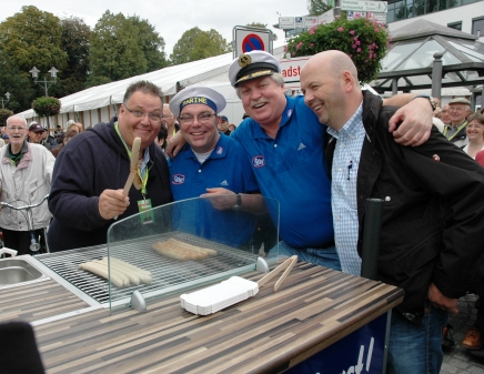Michael Thürau, Klaus & Klaus und Rolf Bley freuten sich über beste Wurst