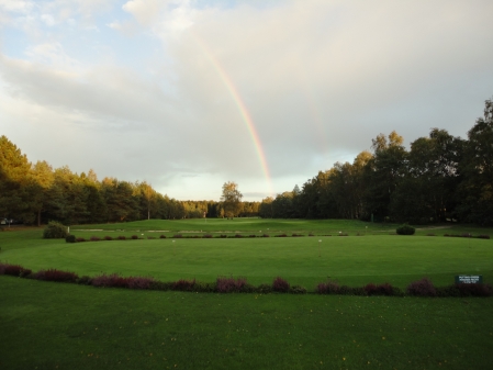 Blick vom Clubhaus auf das Fairway No. 9