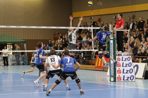 Auf ein volles Haus, wie hier gegen Giesen-Hildesheim, hoffen die Ammerländer auch beim Heimspiel gegen den Rumelner TV (Bild: Volkhard Patten). 