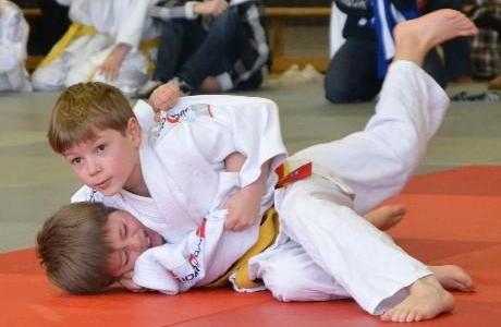 Felix Wittstock hat hier seinen Gegner fest im Griff