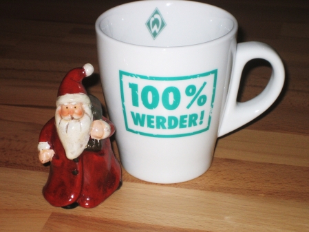 Nicht das der Weihnachtsmann auf Schalke in die Tasse fällt !