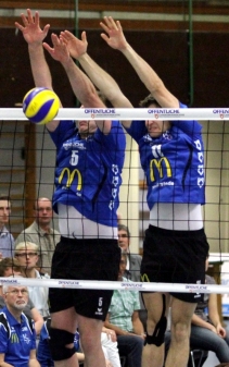 Tobias Knieper und Marco Meyer (von links) im Block