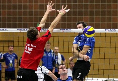 Auf ein variables Angriffsspiel (hier Marco Meyer mit einem Aufsteiger im Hinspiel) kommt es auch am Samstag beim VCO Berlin an.