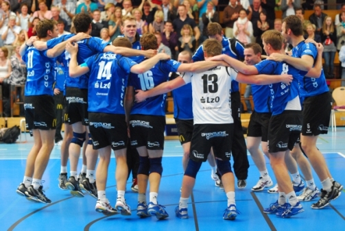 Endlich wieder Grund zum Jubeln: Nach fünf Niederlagen in Folge holten die Ammerländer einen 3:1-Heimsieg gegen Frankfurt (Bild: Manfred Hollmann). 