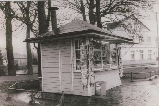 Der Kiosk stand bis Ende 1977 vorm Bahnhof