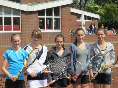 Sarah Wiechert, Laura Klaproth, Rika Dettmer, Lara Janssen u. Carlotta Baak; es fehlt: Paula Eiting