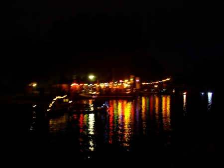 Beleuchtete Boote