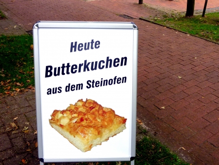 Schild an der Straße 