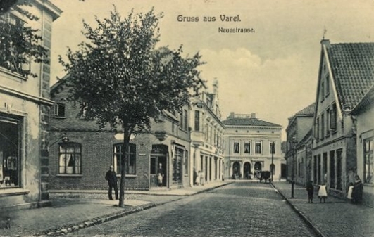 Neue Straße mit Blick a. d. Eisdiele/ 1924