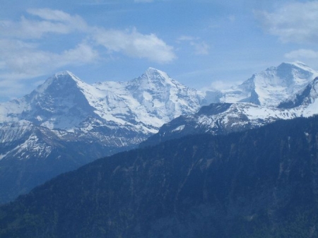 Blick auf die Eiger Nordwand, dann der Mönch und die Jungfrau